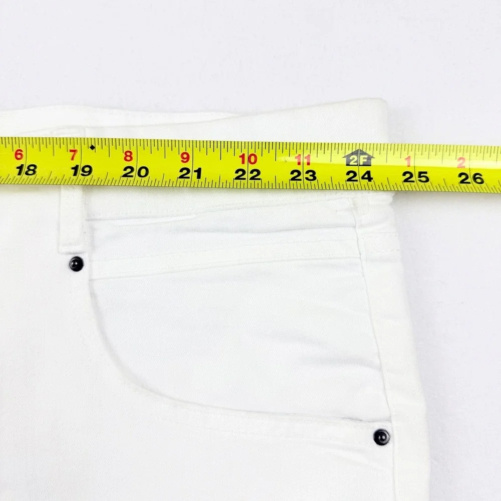 Terra & Sky Women's Pull-on White Stretch Denim Bermuda Plus Sz 3X 24W-26W NWOT
